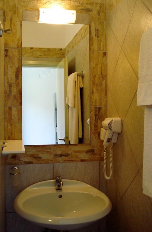 Sunningdale Hotel أغيا غاليني المظهر الخارجي الصورة