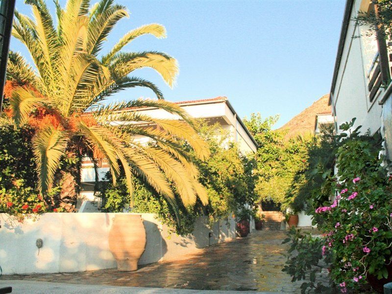Sunningdale Hotel أغيا غاليني المظهر الخارجي الصورة